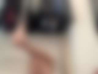 Mrshyboy32's Live Sex Cam Show