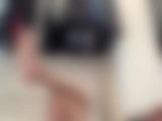 Mrshyboy32's Live Sex Cam Show