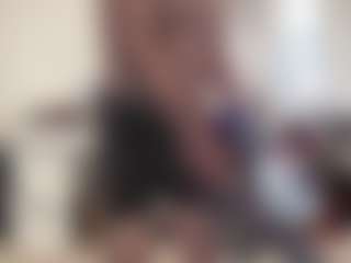 Mrshyboy32's Live Sex Cam Show