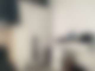 Mrshyboy32's Live Sex Cam Show