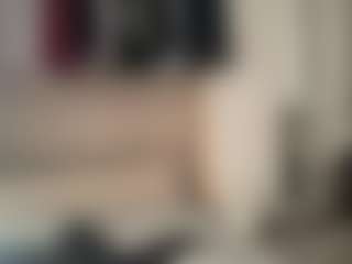 Mrshyboy32's Live Sex Cam Show
