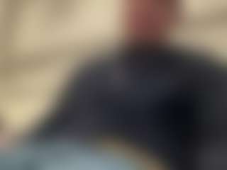 Mrshyboy32's Live Sex Cam Show