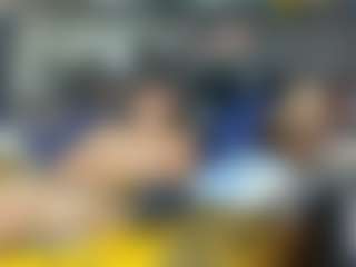 Mrshyboy32's Live Sex Cam Show