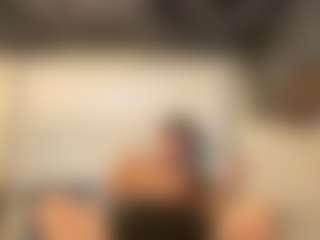 Mrshyboy32's Live Sex Cam Show