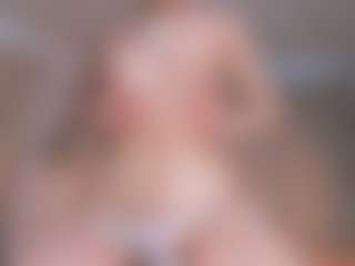 Live cam show with loralifelover - Pinch on Camsoda