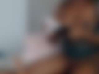 Live cam show with Angelaaxx - Shaved Pussy on SpunkLive