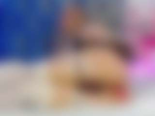 Queen23's Live Sex Cam Show