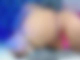 Queen23's Live Sex Cam Show