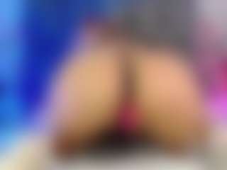 Queen23's Live Sex Cam Show