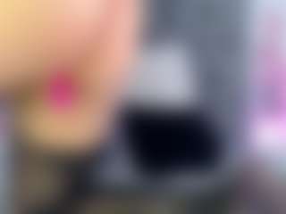 Queen23's Live Sex Cam Show