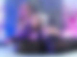Queen23's Live Sex Cam Show