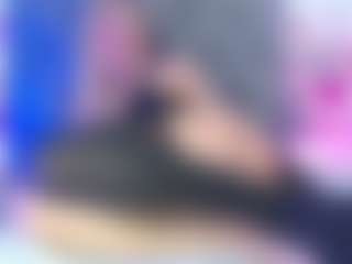 Queen23's Live Sex Cam Show