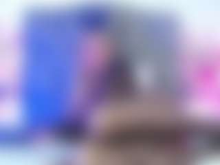 Queen23's Live Sex Cam Show