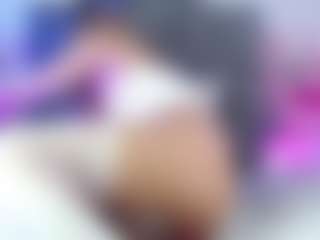 Queen23's Live Sex Cam Show
