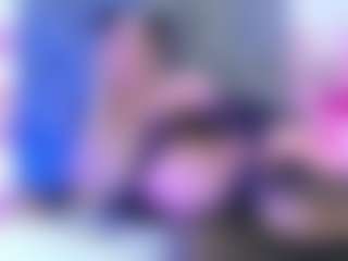Live cam show with Queen23 - Tease on CamSextacy