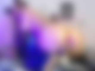 Live cam show with Queen23 - HD on Dare Cams