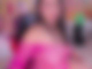 Live cam show with BBWCloe - Brown Hair on StripNow