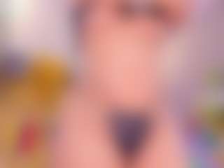 Live cam show with BBWCloe - Shaved Pussy Brown Hair on fapnchat