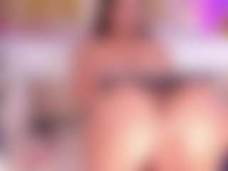 Live cam show with BBWCloe - Brown Eyes Brown Hair on TastyBlacksLive