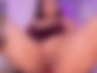 Live cam show with BBWCloe - Striptease on CamSodaAdn