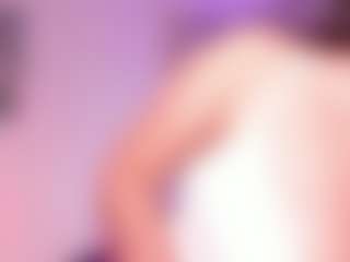 Live cam show with BBWCloe - Fingers on Camsoda