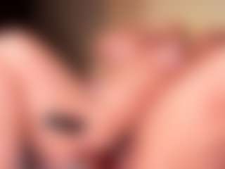 Live cam show with BBWCloe - Striptease on alttransgirls