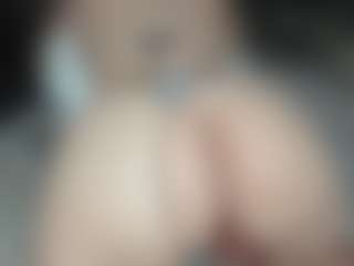 Live cam show with BBWCloe - Cute on Gym Cam Girls