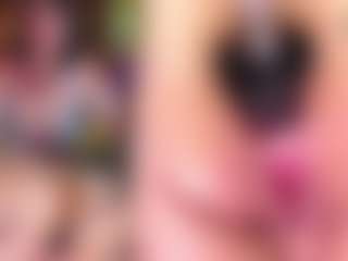 Live cam show with Erikamontiel - Public BBW on madthumbs