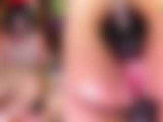 Live cam show with Erikamontiel - Public Toys on Camsoda