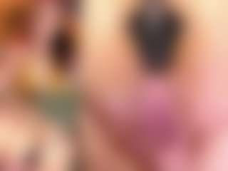Live cam show with Erikamontiel - Pornstar Public on CamwithHer