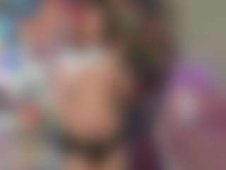 Live cam show with Ann-Perry - Brown Hair on SquirtSoMuch