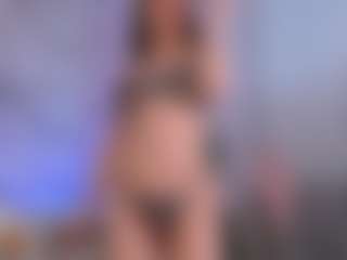 Live cam show with Ann-Perry - Brown Hair on Camming Site