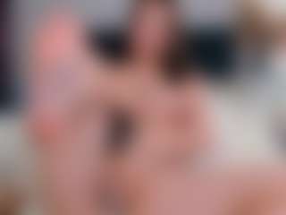 Live cam show with Ann-Perry - Small Tits Teen (18+) on Livezox
