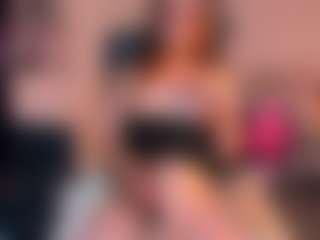 Live cam show with Ann-Perry - Flashing on EXY