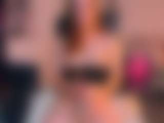 Live cam show with Ann-Perry - Brown Hair on Stripli.com
