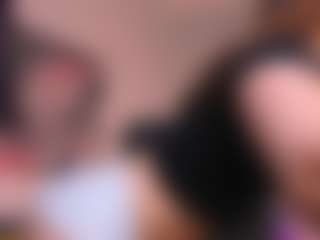 Live cam show with Ann-Perry - Flashing on madthumbs
