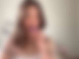 Kira's Live Sex Cam Show
