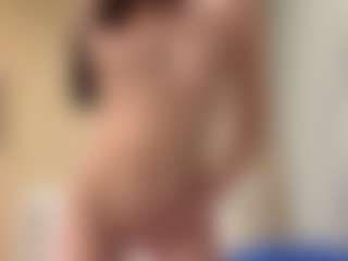 Kira's Live Sex Cam Show