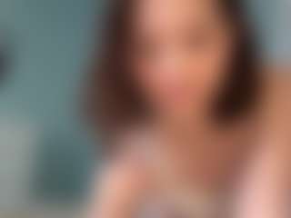 Live cam show with Kira - Small Ass on sexylivex.com