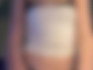 Live cam show with Kira - Striptease Asian on crypto-cams