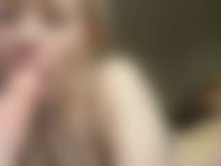 Live cam show with Lisa - Teen (18+) on Milf Play