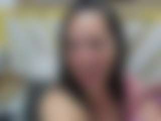 Live cam show with Luna - Hairy Pussy on Gym Cam Girls