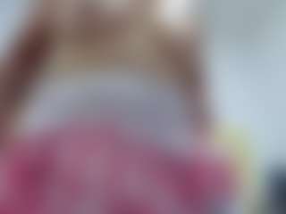 Live cam show with Luna - Hairy Pussy on Livezox