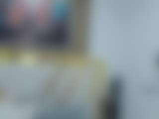 Live cam show with Luna - Hairy Pussy on live18s.com