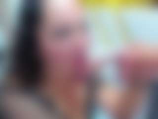 Live cam show with Luna - Moaning on wildcum.com