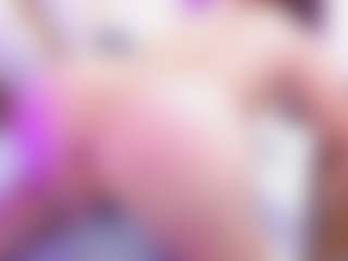 Live cam show with Luna - Moaning on Camsoda