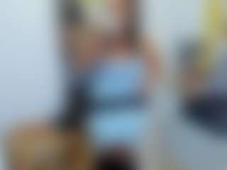 Live cam show with Luna - Hairy Pussy on AdultVida.com