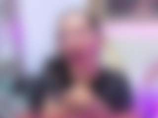 Live cam show with Luna - Moaning on livesuperchat.net