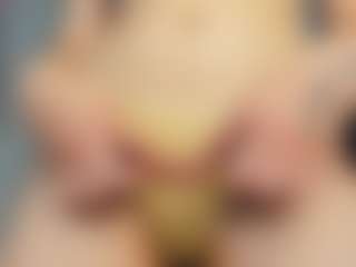 Live cam show with Asha - Strip on SpunkLive