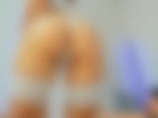Live cam show with Asha - Flashing on Camsoda